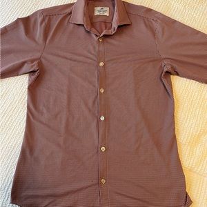 Mizzen + Main Made in America! Small trim maroon gingham button down.